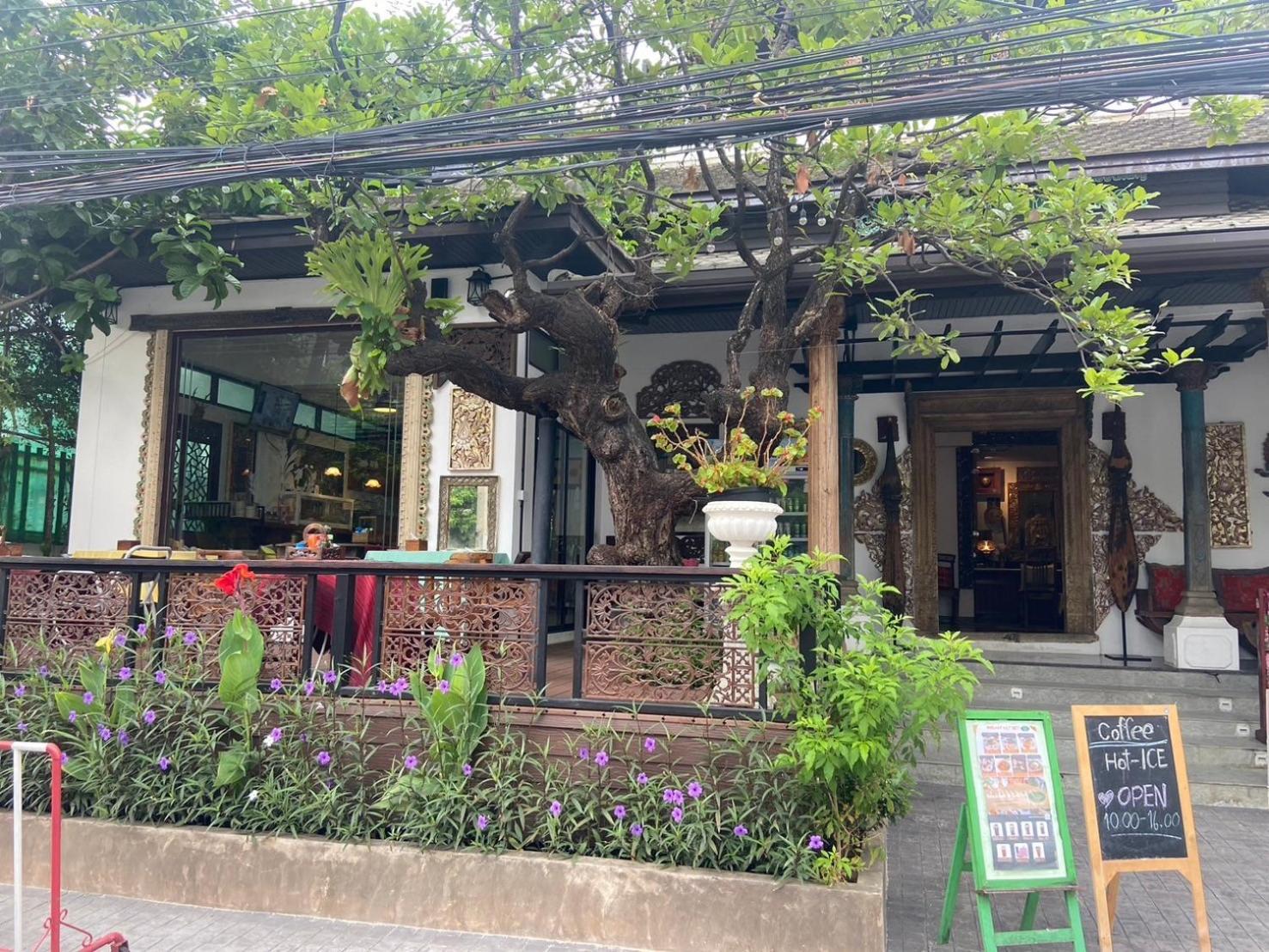 Baan Huenphen Hotel Chiang Mai Buitenkant foto