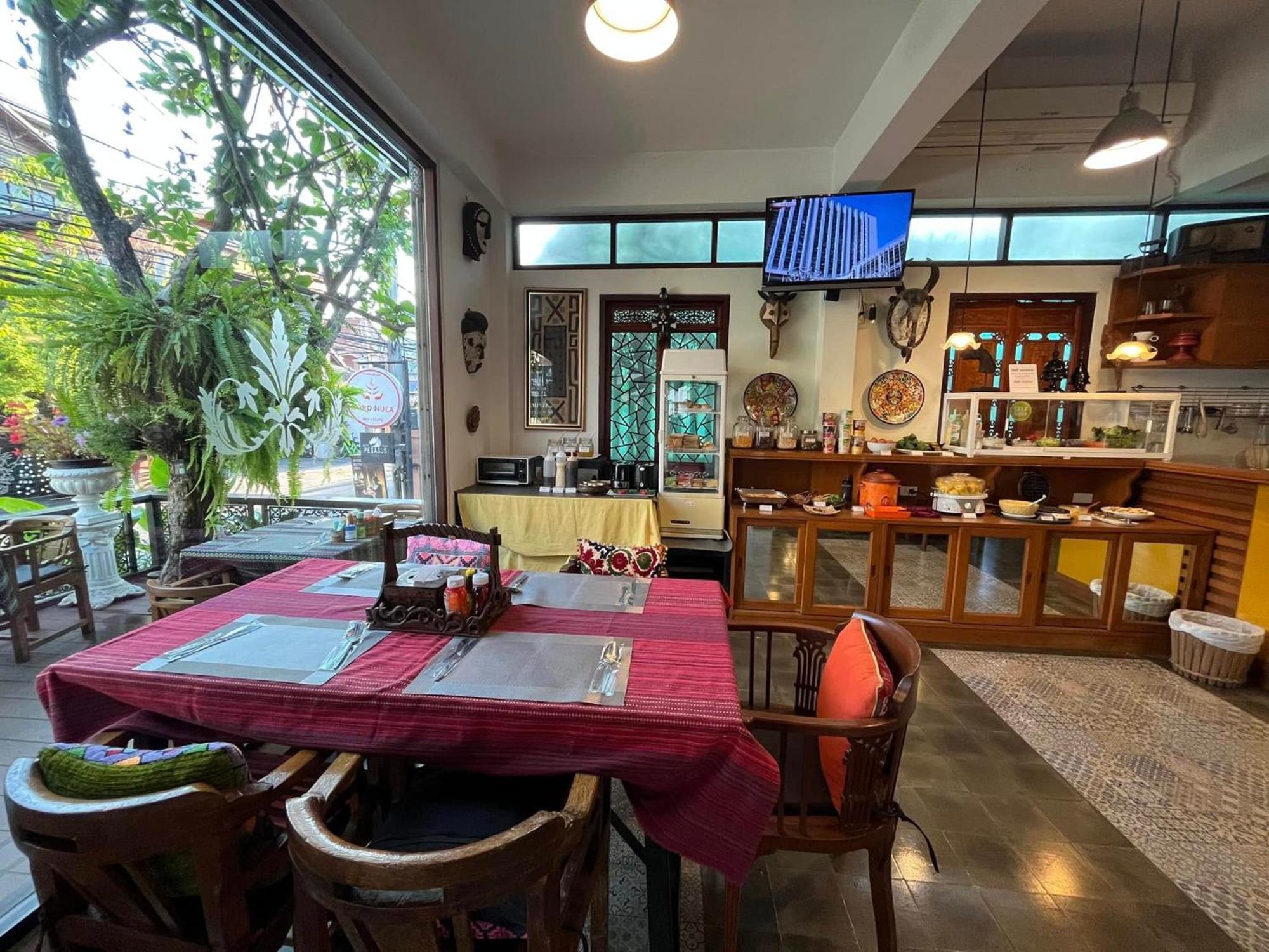 Baan Huenphen Hotel Chiang Mai Buitenkant foto