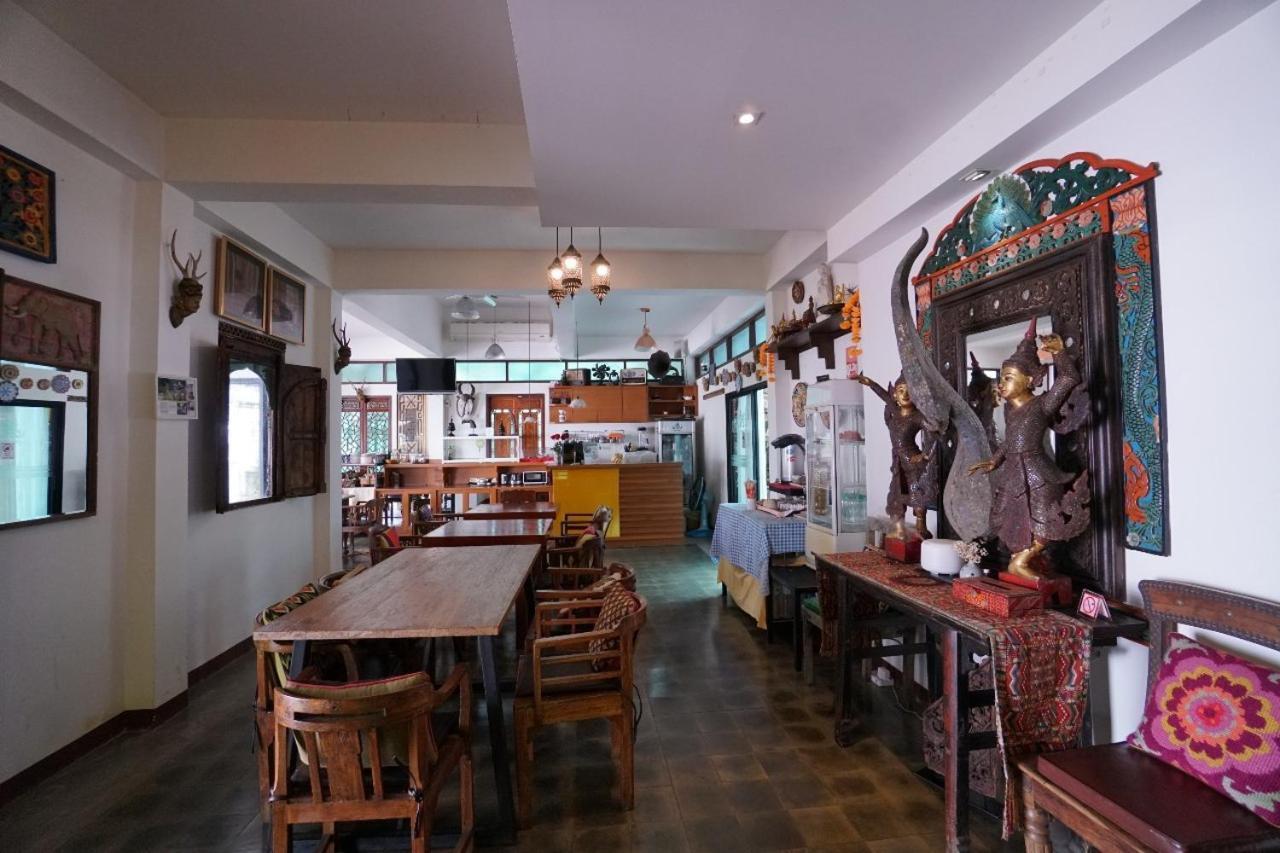 Baan Huenphen Hotel Chiang Mai Buitenkant foto