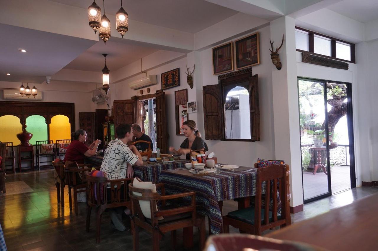Baan Huenphen Hotel Chiang Mai Buitenkant foto