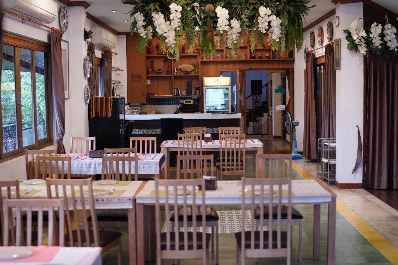 Baan Huenphen Hotel Chiang Mai Buitenkant foto